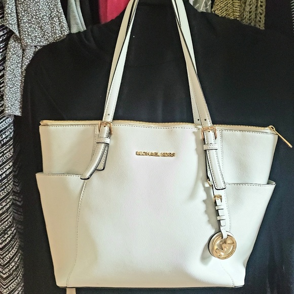 Michael Kors Handbags - Michael Kors Purse